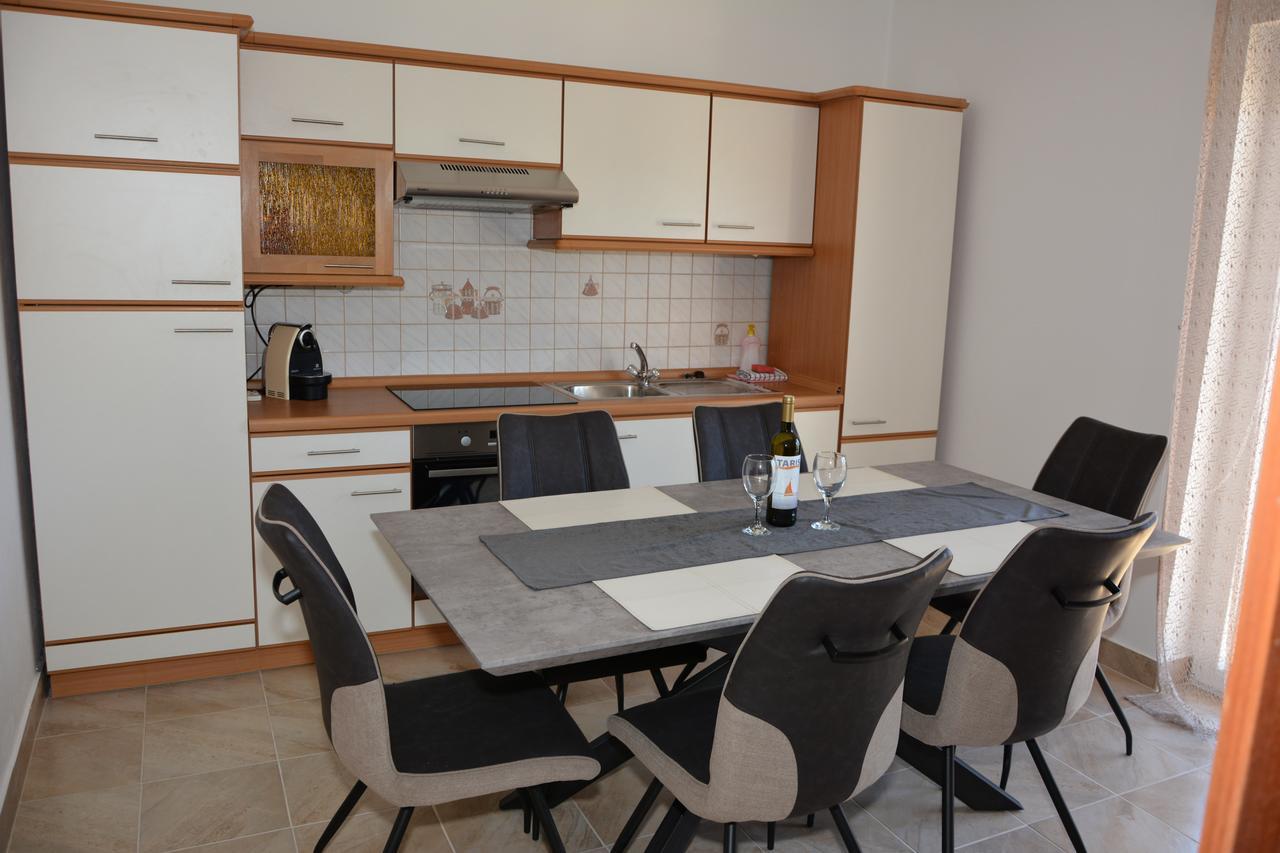 Taris Apartment Senj  Luaran gambar